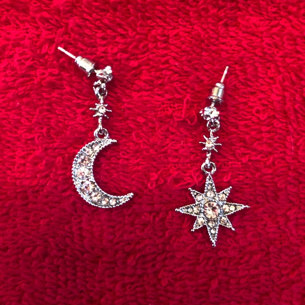 NWOT Moon & Star Earrings - Picture 1 of 5